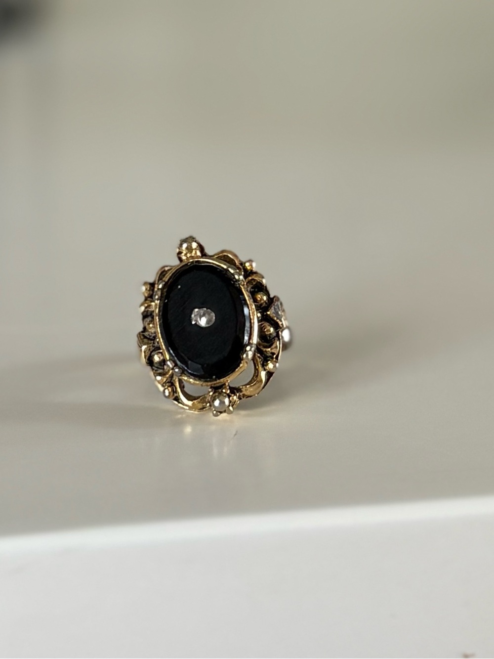UNCAS Gold & Black Vintage Oval Ring